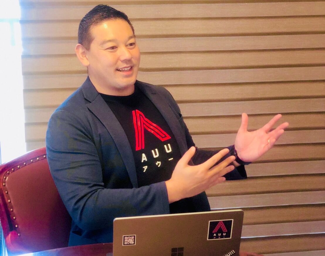 インタビューを受ける田中雄介