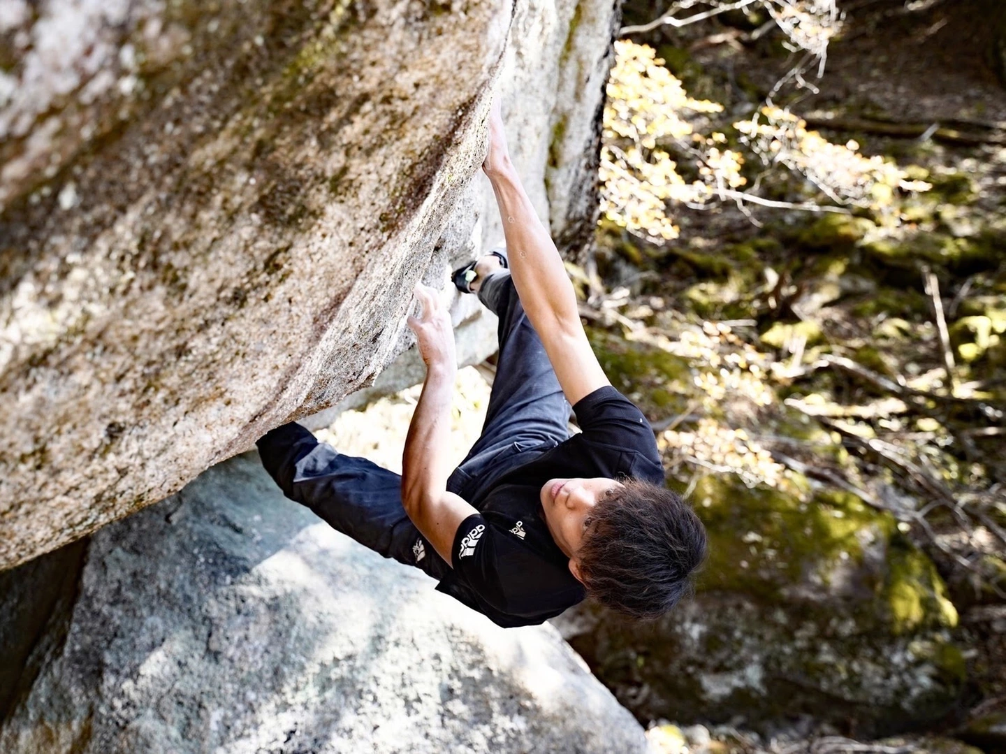 クライミングをする緒方良行