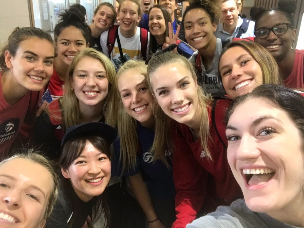 外国人と佐々木真理絵さんの集合写真