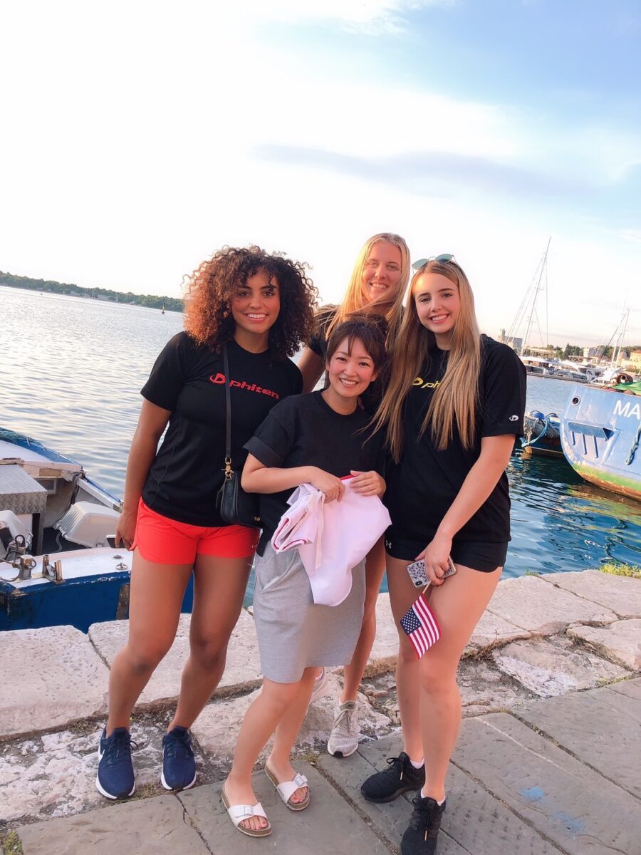 友達と佐々木真理絵の集合写真