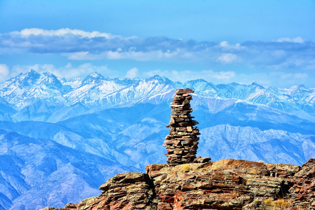 山を見渡せる丘