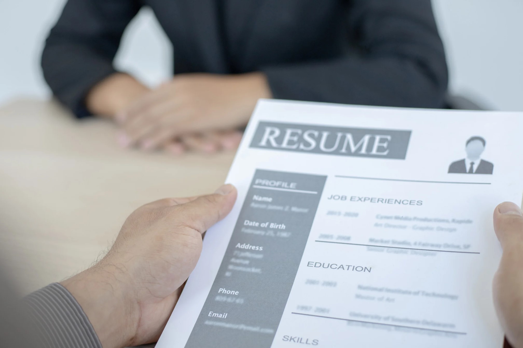 When-third-university-students-start-job-hunting-6